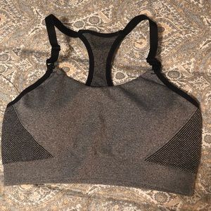 Maternity sports bra